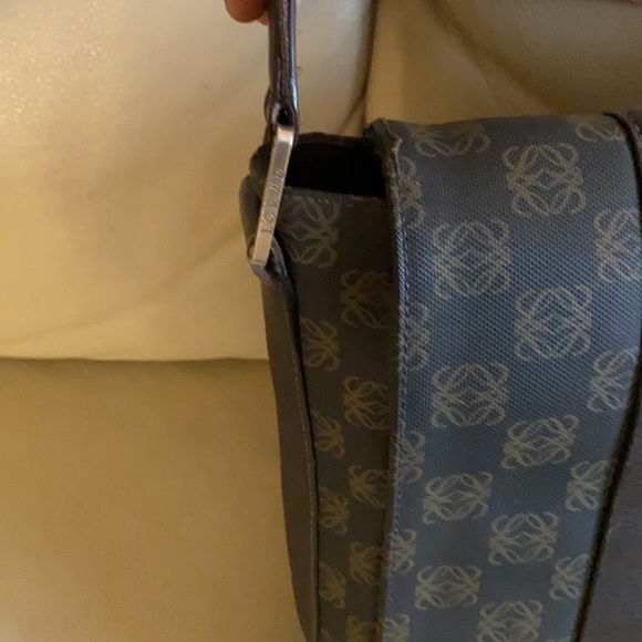 LOEWE Authentic messenger bag unisex - Picture 4 of 14